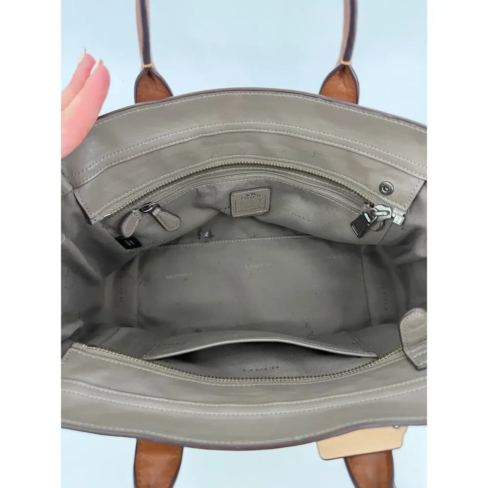 Beige and brown Pebbled leather handbag, Coach Swagger 27